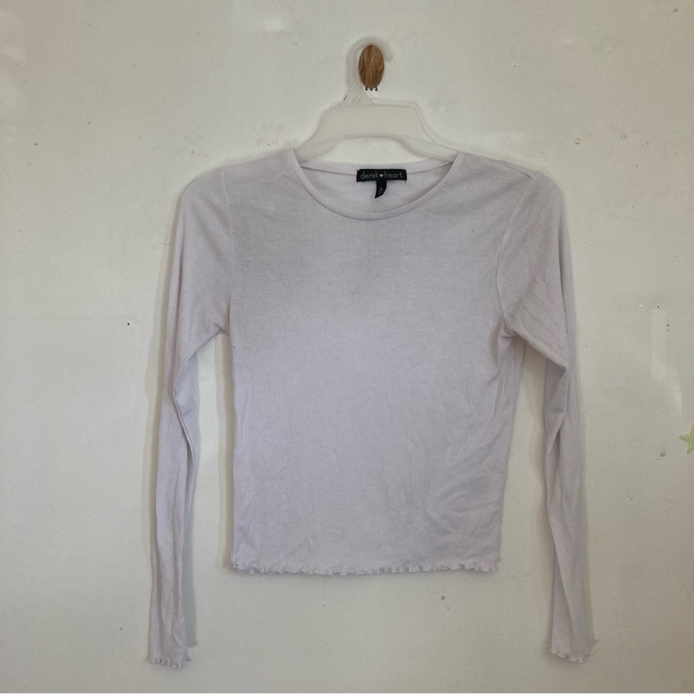 White L long sleeve crop top with scalloped edges Derek heart